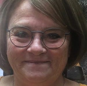 Meet your Posher, Brenda l